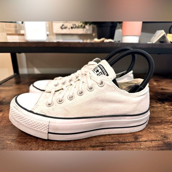 Converse all Stars Chuck Taylor’s Platform size 6 - Picture 1 of 13